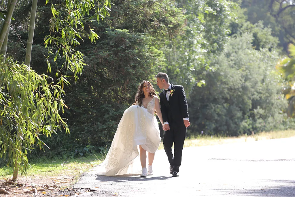 wedding couple portrait at the los angeles arboretum